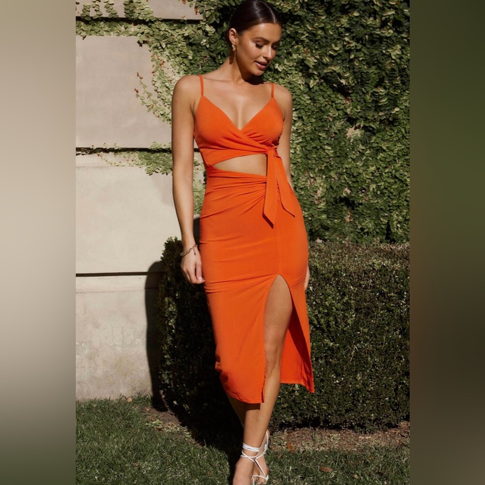 Dominica Twist Feature Cut-Out Waist Midi Dress Tangerine